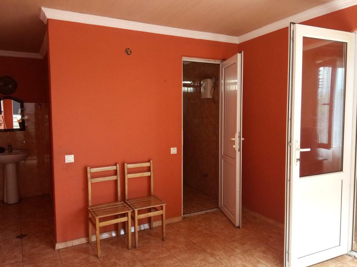 Julia Guest House Kobuleti Ngoại thất bức ảnh