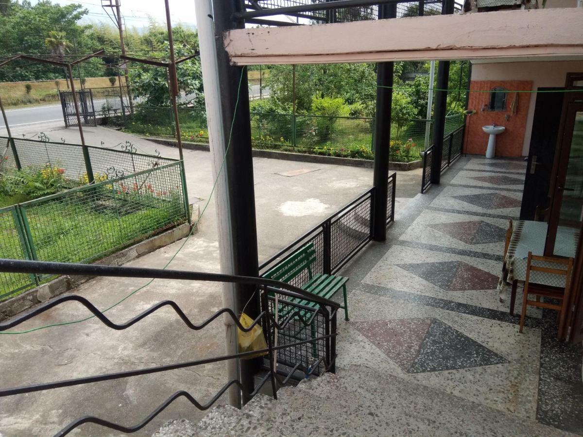 Julia Guest House Kobuleti Ngoại thất bức ảnh